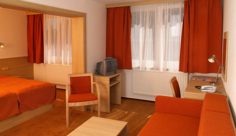 PARKHOTEL HLUBOKÁ NAD VLTAVOU Hluboká nad Vltavou